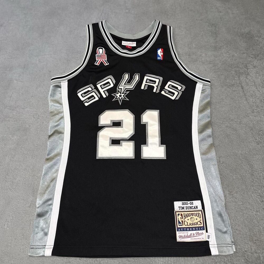 Mitchell & Ness Authentic 2001-02 San Antonio Spurs Tim Duncan 21 Jersey Mens M